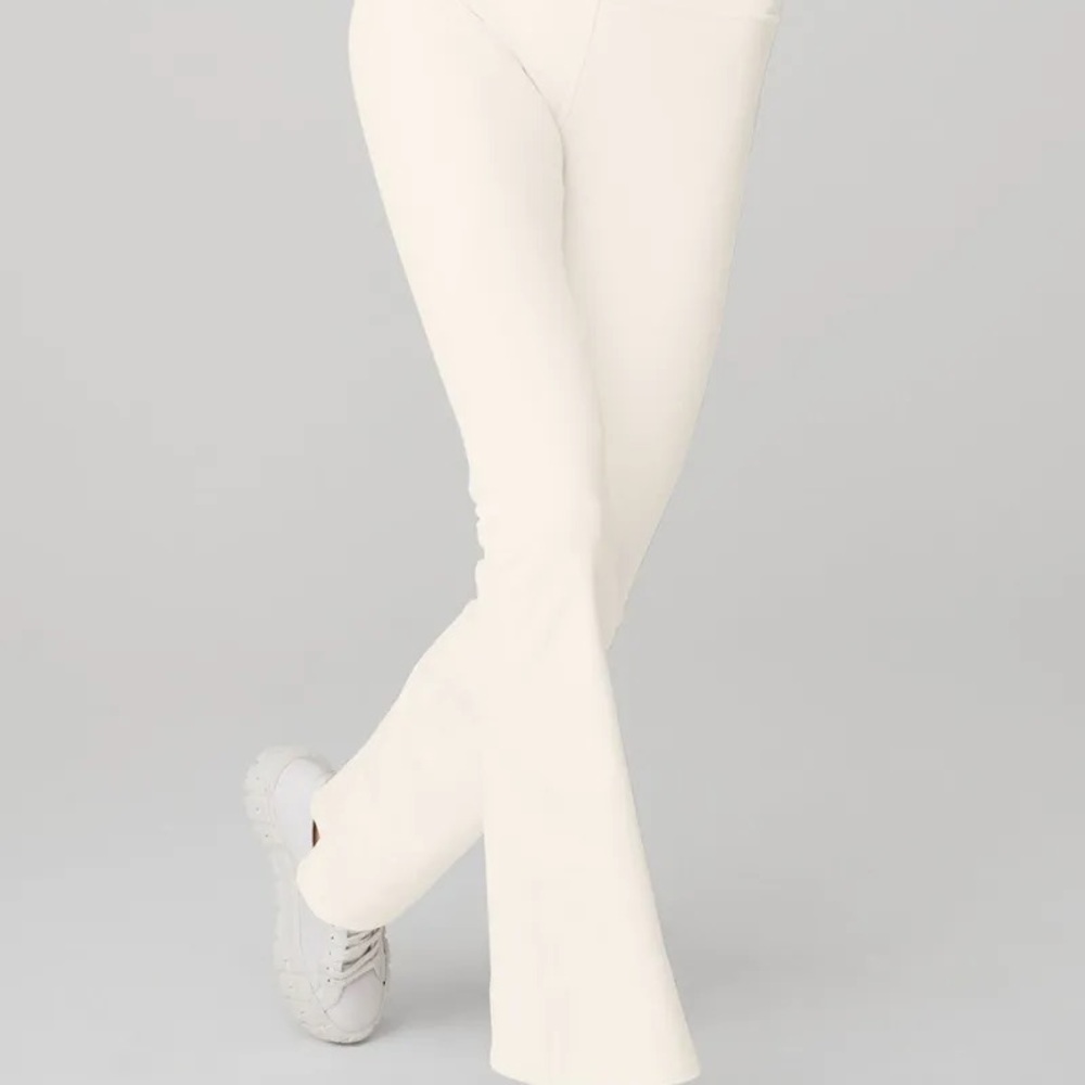 Alo yoga airbrush high waist bootcut leggings ivory